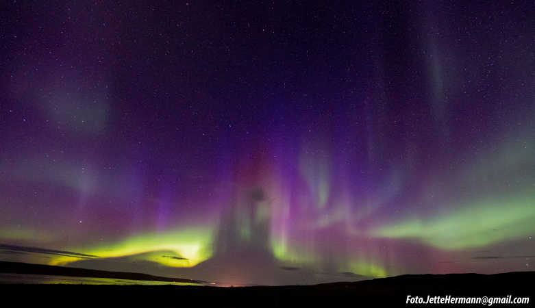 Nordlys ved Hvammstangi og Midfjordur