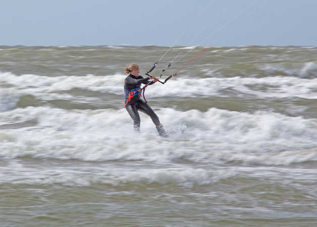 Kitesurfing