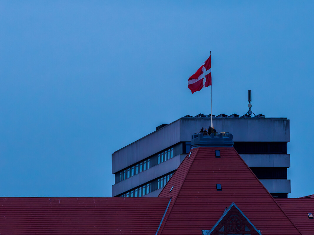 Danneborg bliver hejst – Steen Hansen