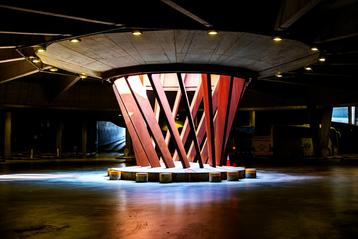 Bus terminal – Hella Jungquist