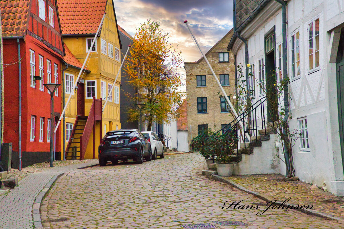 En tur i den gamle bydel    – Hans Johnsen