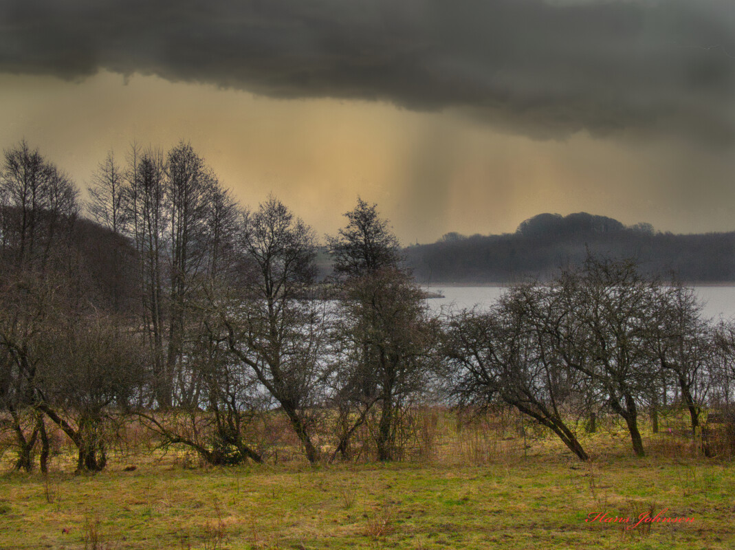 Kraftig regn ved Sygehuset – Hans Johnsen