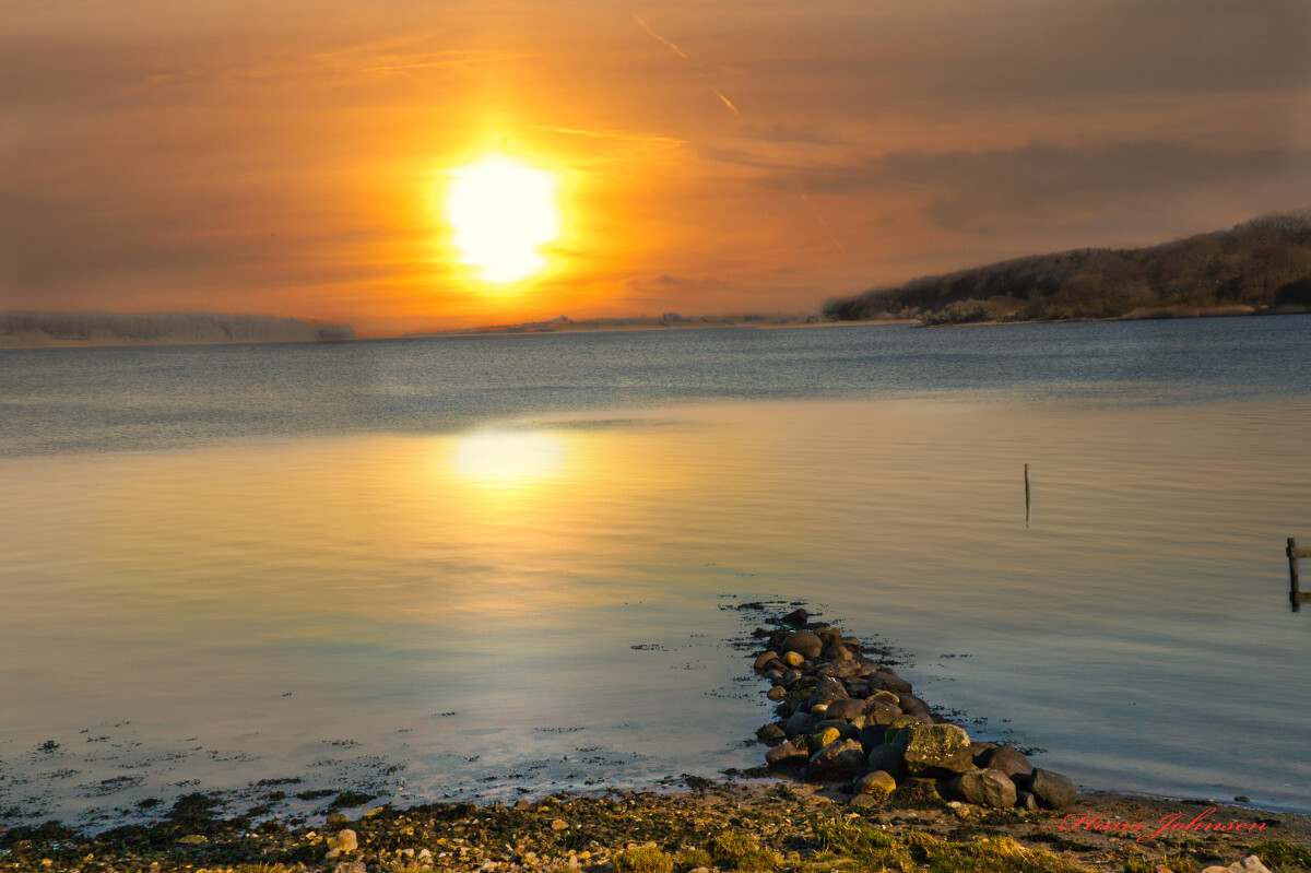 aften sol ved vandet – Hans Johnsen