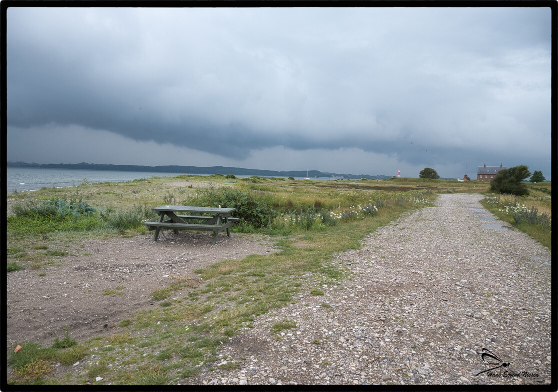 kommer regn kommer hvile  – Hans Ejvind Nissen