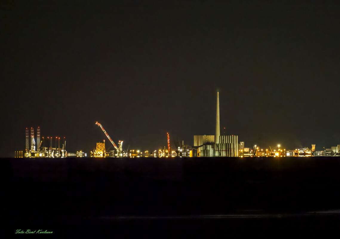 2025 nov 20 Esbjerg fra Ebbevejen natbillede (6)-Edit – Bent Karlsson