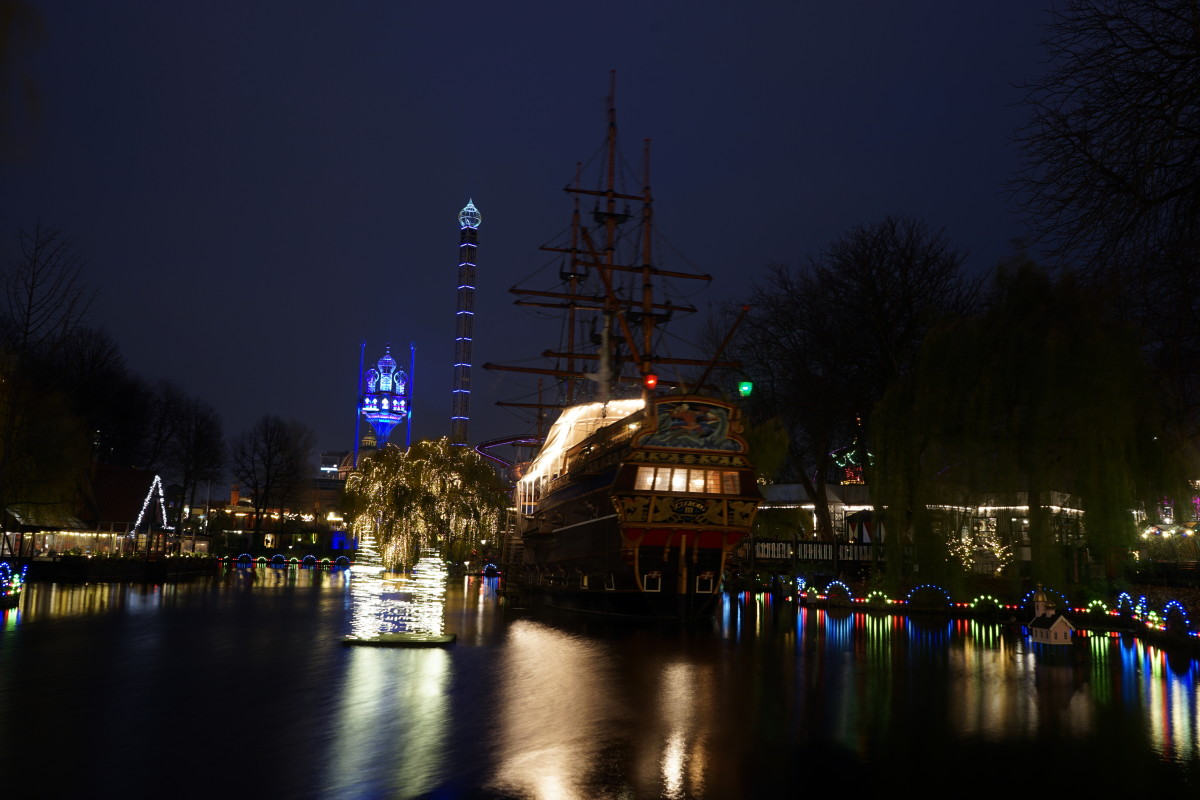 Tivoli København med Piratskib – verner baumann