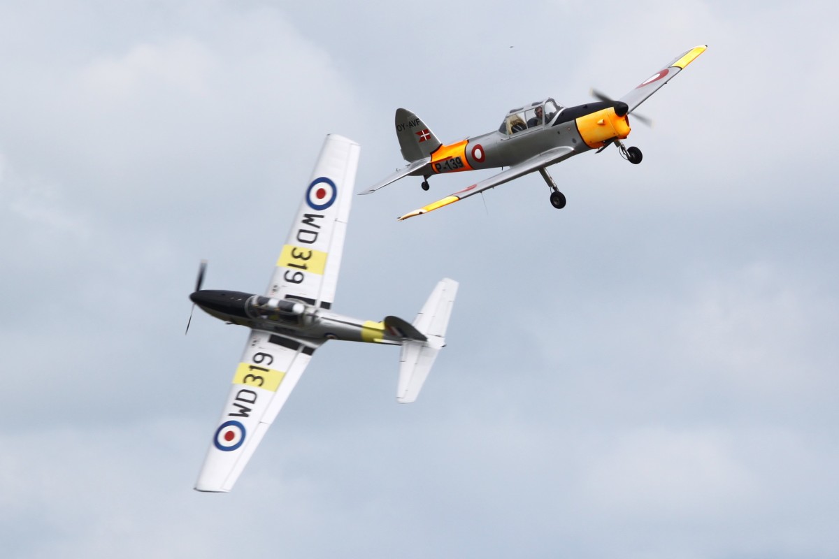 Chipmunk near miss. – Poul-Erik Friedrichsen