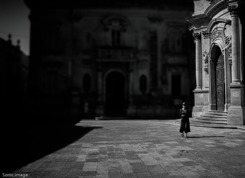 Walking through shadows and time -1 – Stefano Livi