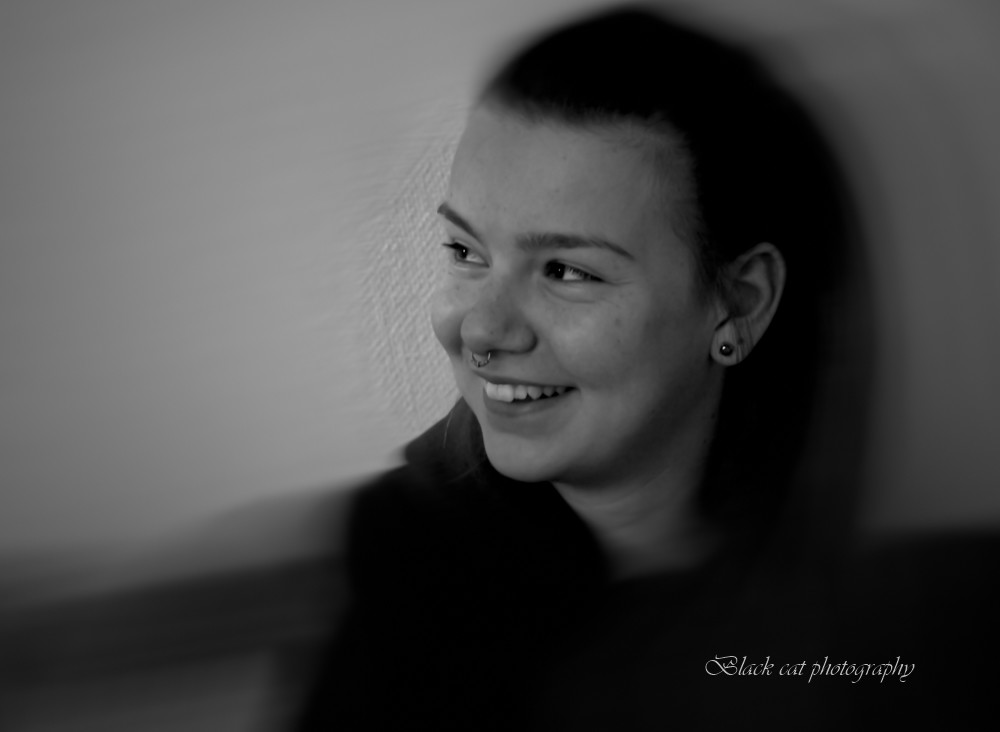 Portrait of Johanna laughing_ – Stefano Livi