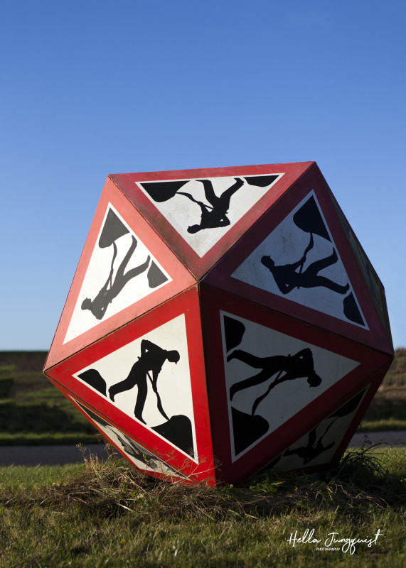 Advarselstrekant – Hella Jungquist