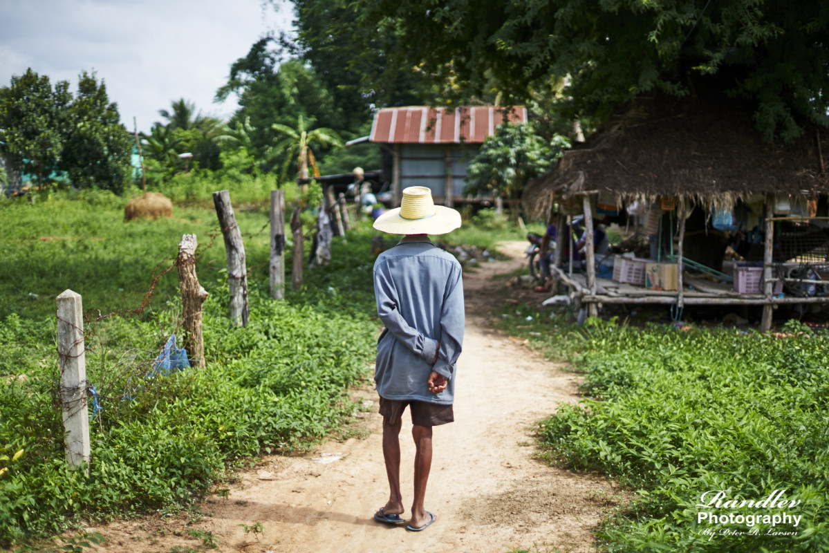 Thailand - walking the road – Peter R. Larsen 