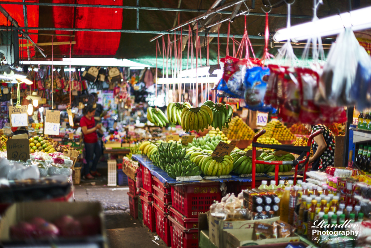 @the Market - Banana – Peter R. Larsen 