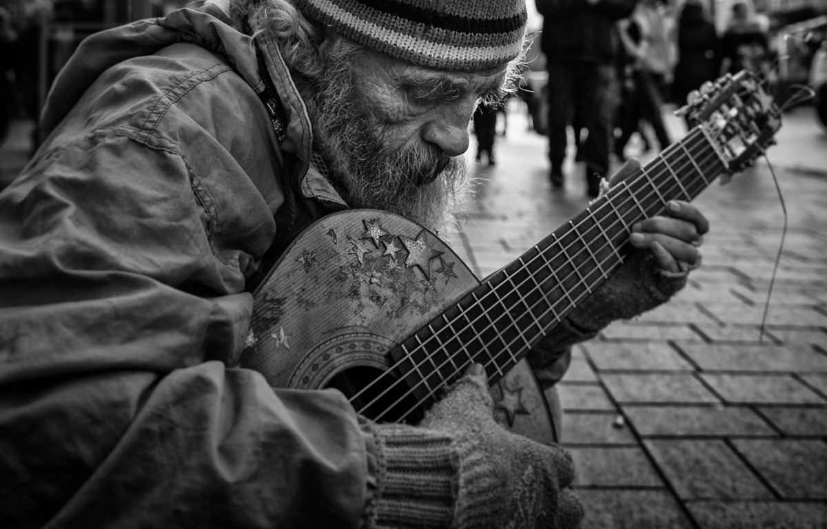 Playing Blue – Mikkel